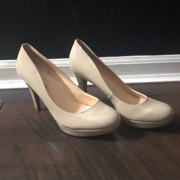 Tan Patent Heels. Size 8. - Picture 1 of 7